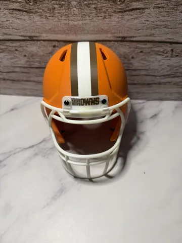 Accesorio de iluminación decorativa: Cleveland Browns Mini Football Helmet — vista de referencia 5