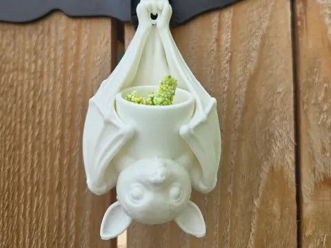 Maceta decorativa: Cute Hanging Bat Planter (Small version) — referencia de MakerWorld