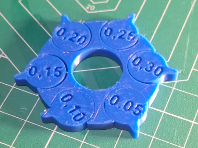 Modelo para impresión 3D: Tolerance Test / Test de Tolerancias — V-Tech. Referencia del modelo original.