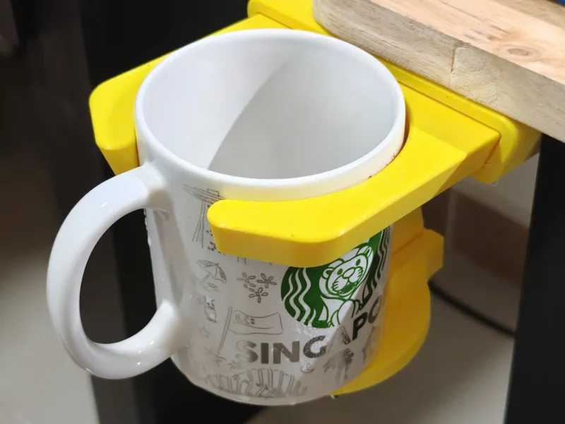 Cup Holder - Restractable