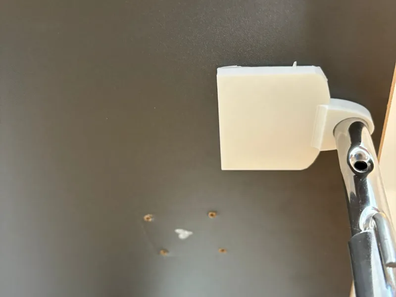 Eiermann Schreibtisch Fixierung (geklebt)