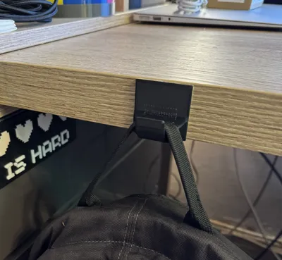 Backpack hook for 38mm Table
