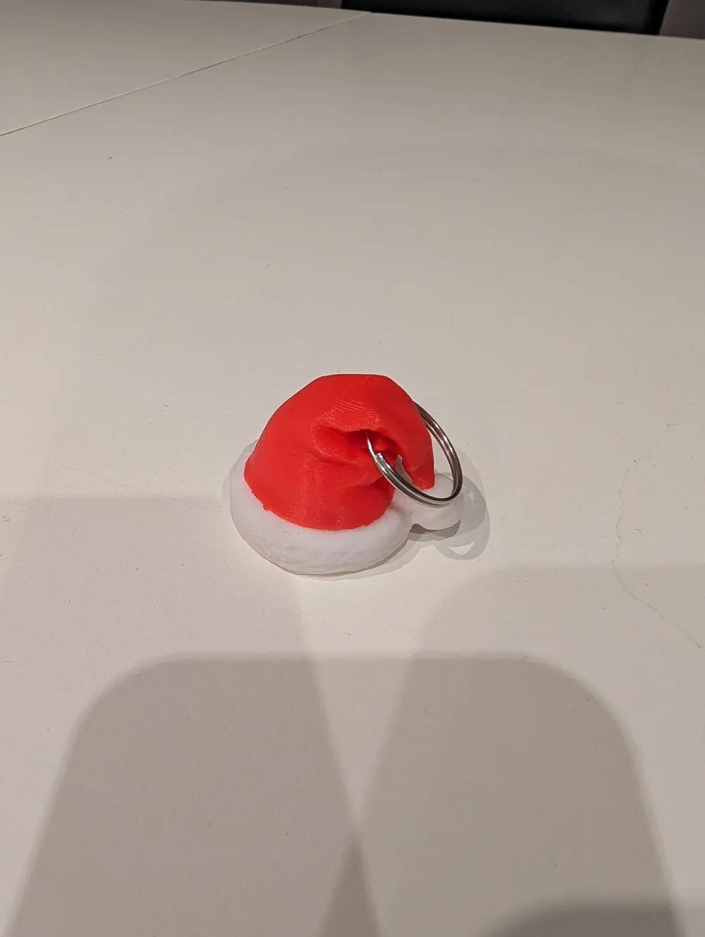 Santa's hat Keychain (No AMS) - Free 3D Print Model - MakerWorld