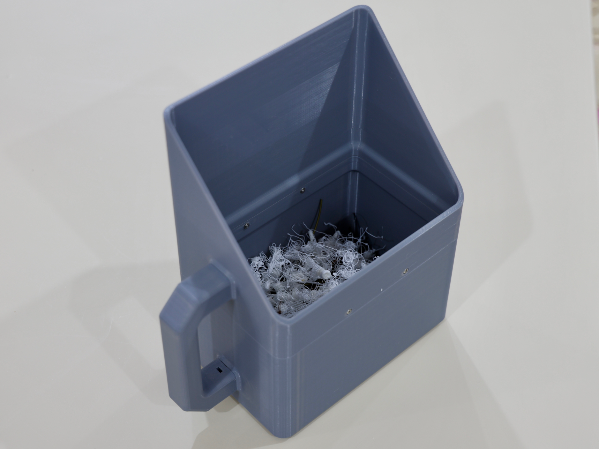 filament waste bucket / poop chute / basket