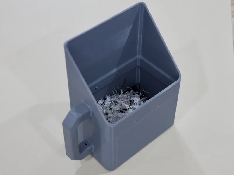 filament waste bucket / poop chute / basket
