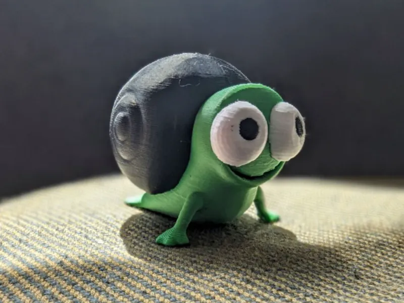 Slippy McSlide (Keychain snail)
