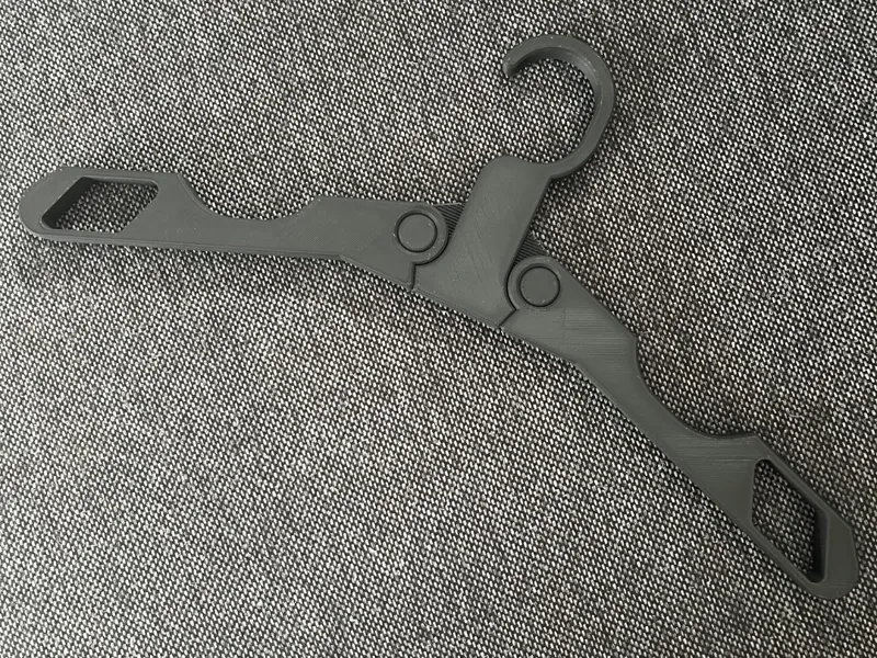 Clothes hanger