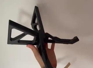 Foldable laptop stand