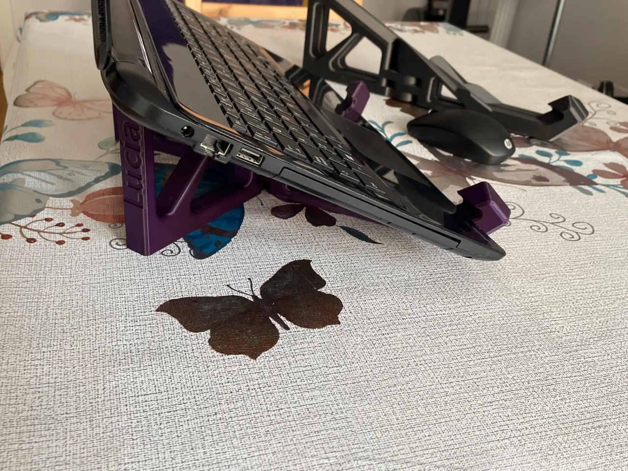 Foldable laptop stand view 2