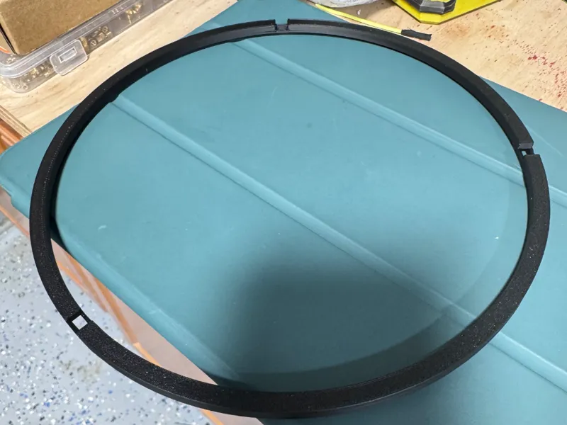Lamp shade stabilizer ring