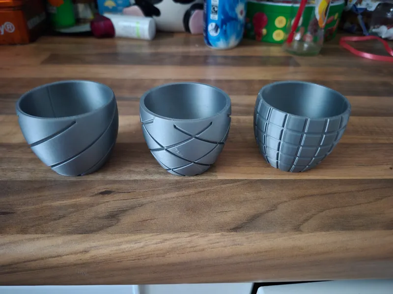 Small plant pots