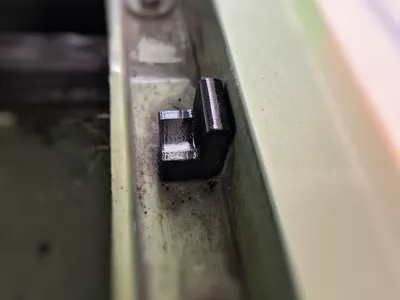 Side Hood Buffer Pad 11 607 22