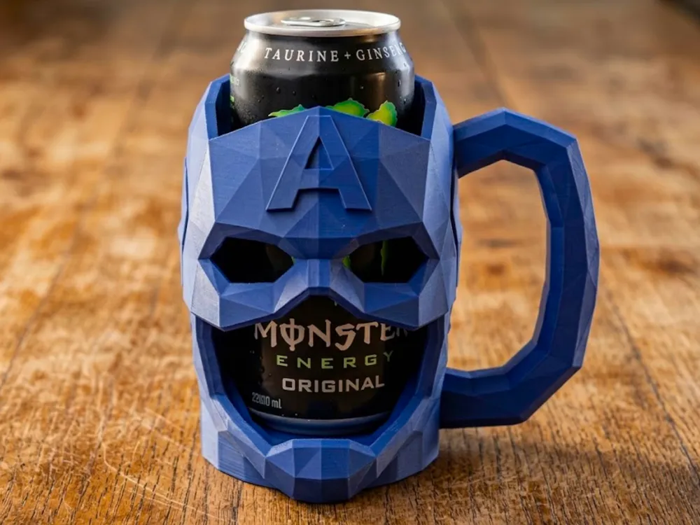 Tapa o cubierta: Captain America Can Holder – Low Poly Mug. Referencia del modelo original.