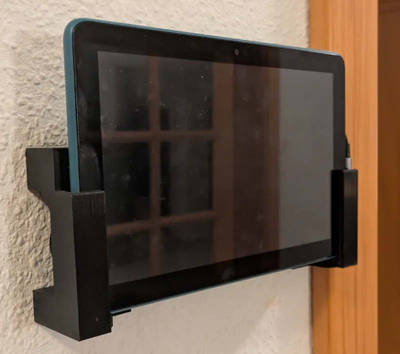 FireHD8 Wallmount vor Unterputz USB-Dose