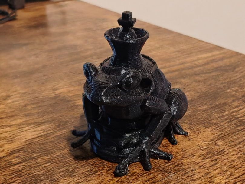 Mecha Frog King Chess piece
