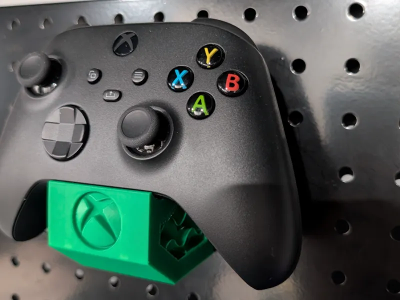 Xbox controller holder pegboard mount - gyroid