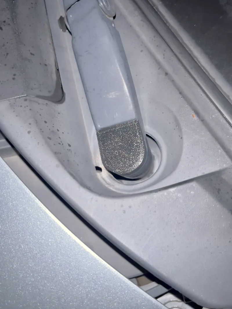 2008 Toyota Yaris wiper cap