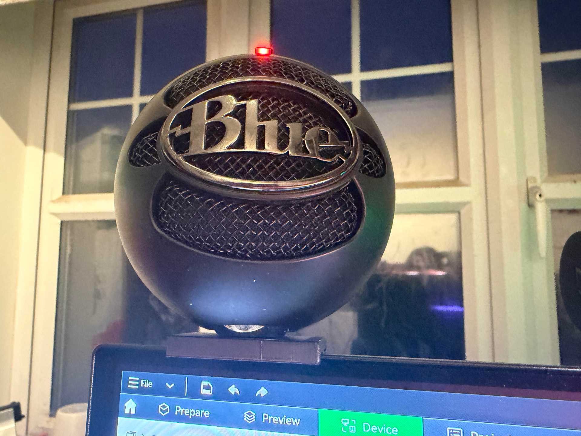 Blue Snowball Mount for MSI OLED Monitor