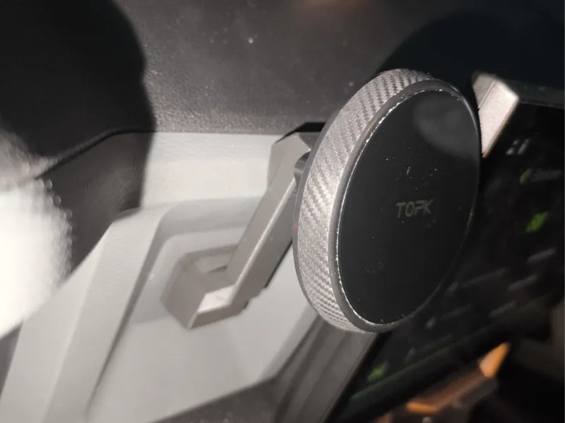 Magsafe adapter v2 Dacia duster Youclip