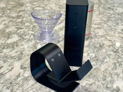 Femobook A2 Grinder – Sculptural Ribbon Stand