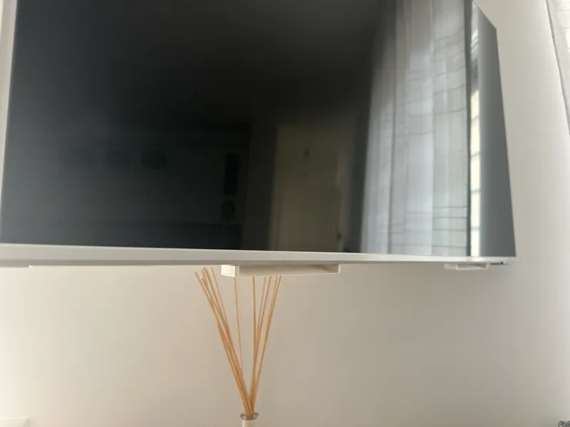 Deflettore per casse acustiche dei televisori