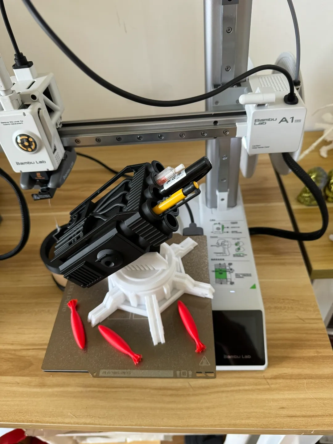 Miniatura 1 do modelo 3D 多管火箭炮可发射模型玩具可做笔筒（圆珠笔弹簧动力）