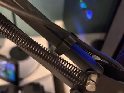 Desk Lamp / Microphone Arm Cable Clip
