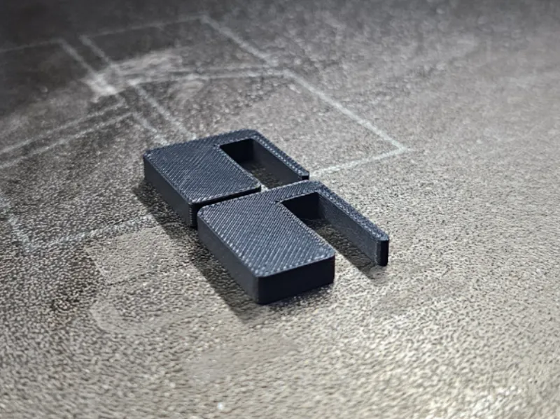 Floyd Rose style tremolo block locking insert