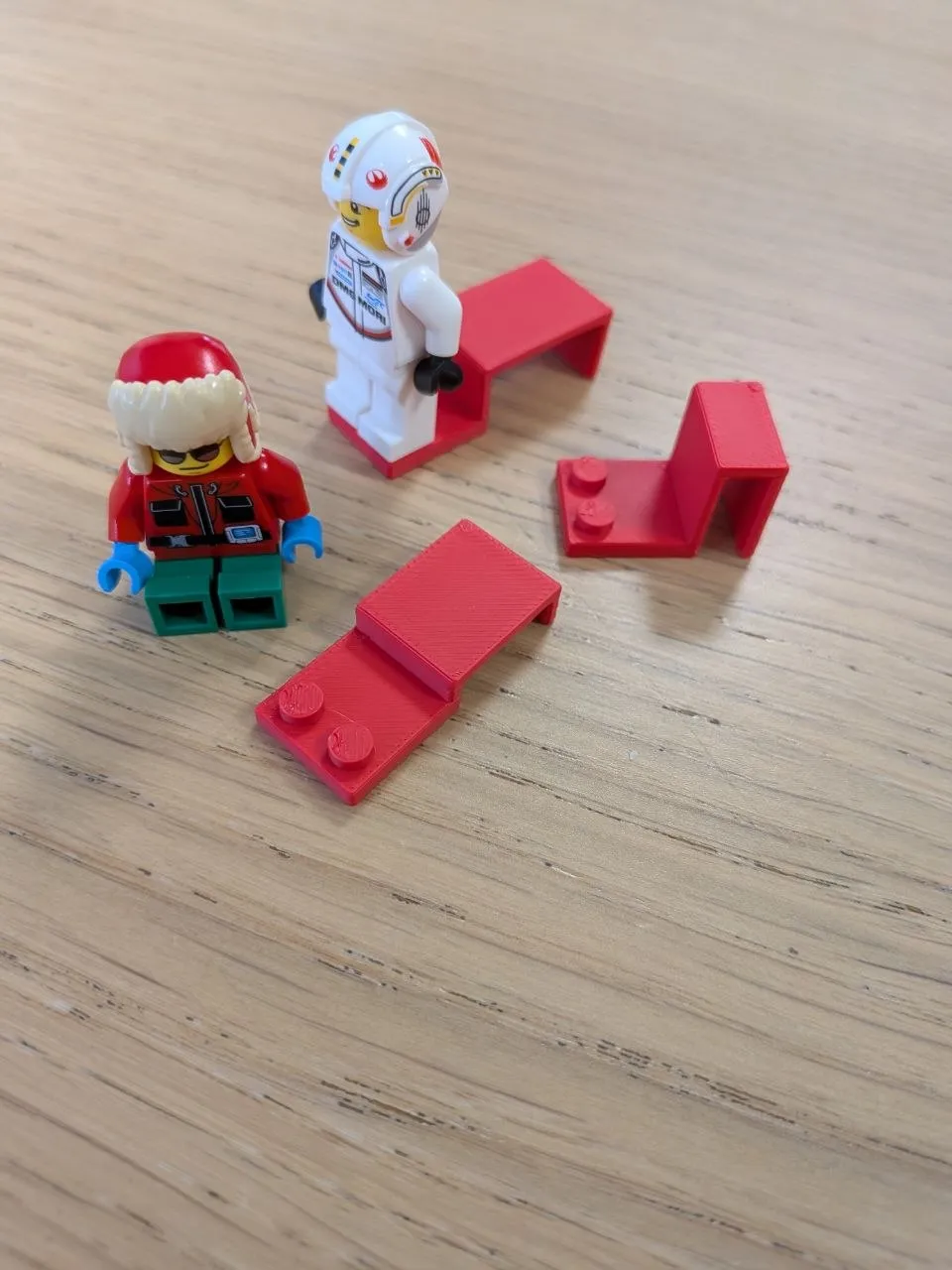 Minifigure monitor stand - parametric - Free 3D Print Model - MakerWorld