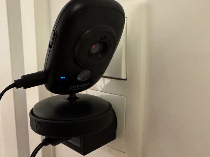LUVION Platinum EU outlet socket babyphone holder