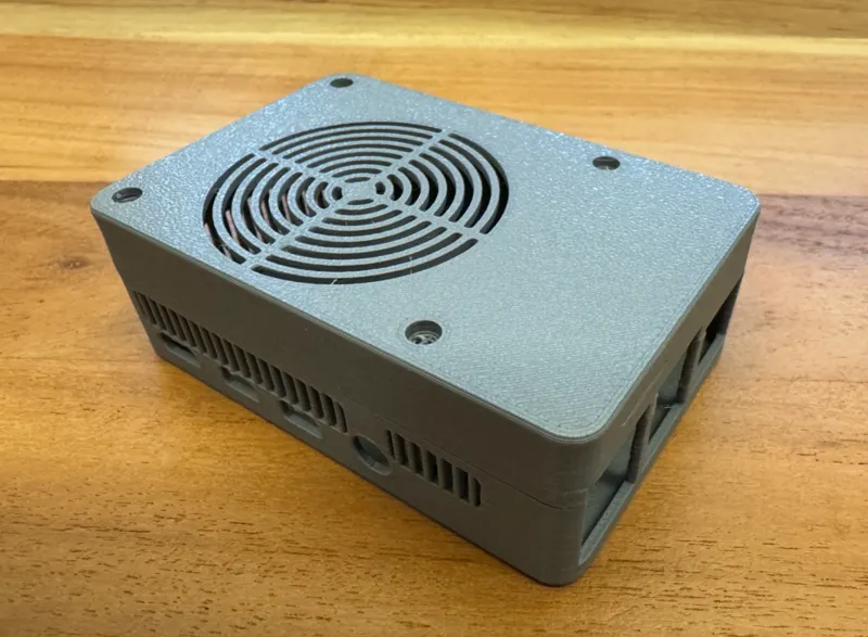 Raspberry Pi 4 case compatible with Fan Hat