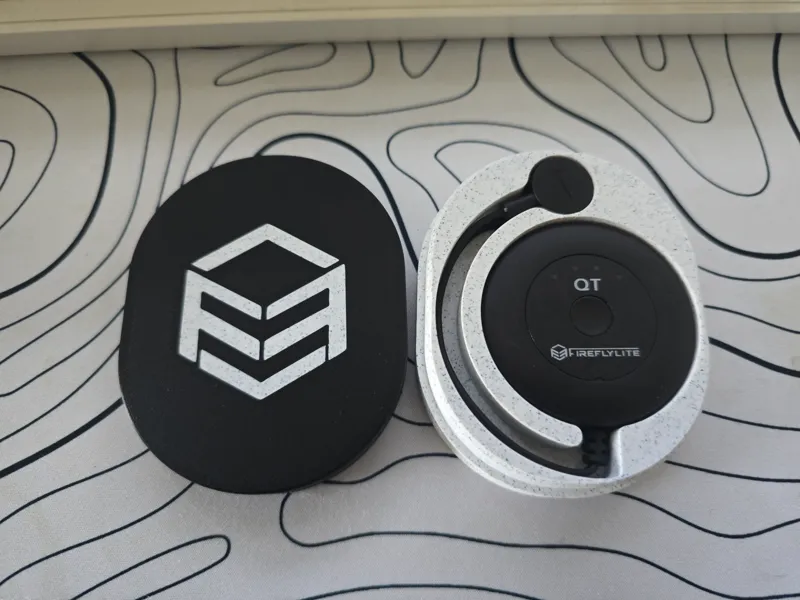 Fireflylite magnetic battery charger case