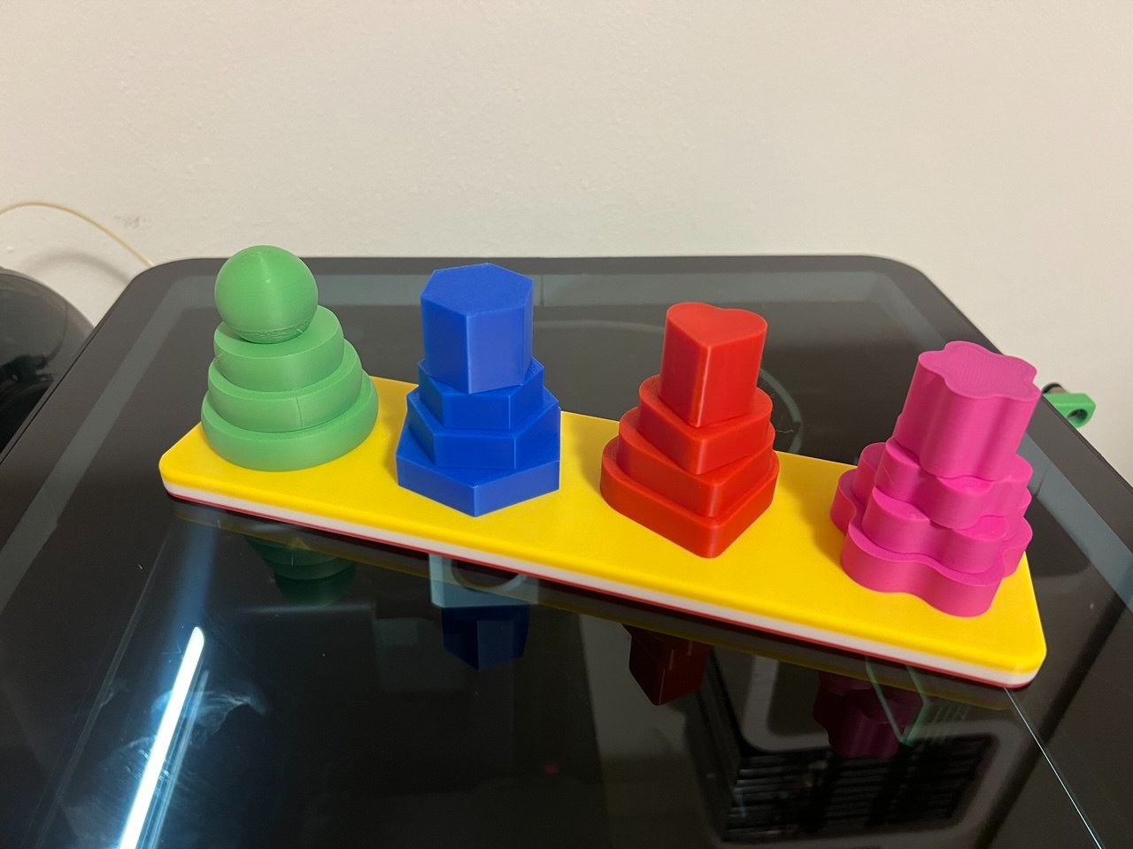 TOWER OF STACKABLE SHAPES
