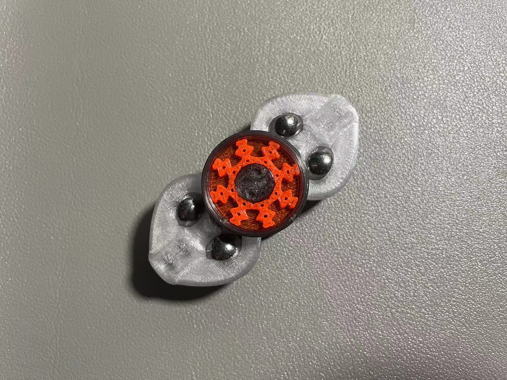 EDC VAJRA YAPI İki sayfalık parmak ucu spinner