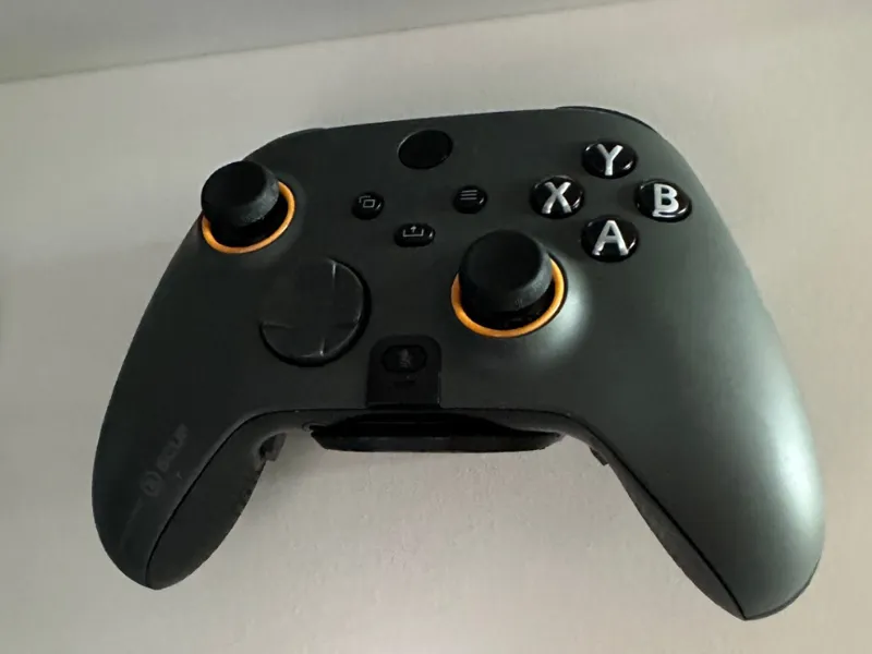 Xbox controller holder wall mount