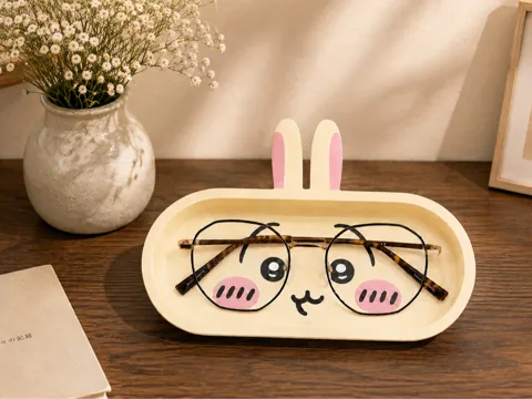 Accesorio para impresora 3D: Chiikawa Usagi Eyeglasses Tray Holder| AMS — referencia de MakerWorld