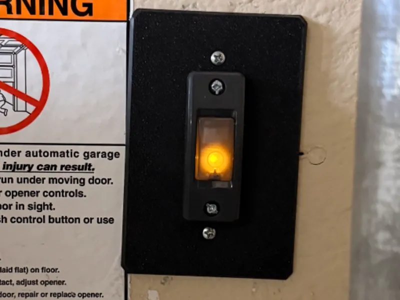 Chamberlain 1 Button Light Switch Cover