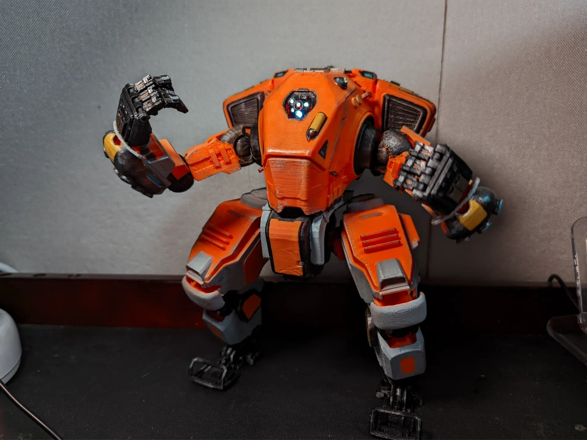Titanfall 2 TTF2 Apex Predator - Free 3D Print Model - MakerWorld