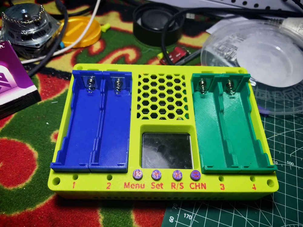 Photo Modale 4-channel battery tester enclosure (21700) - Free 3D Print Model ...