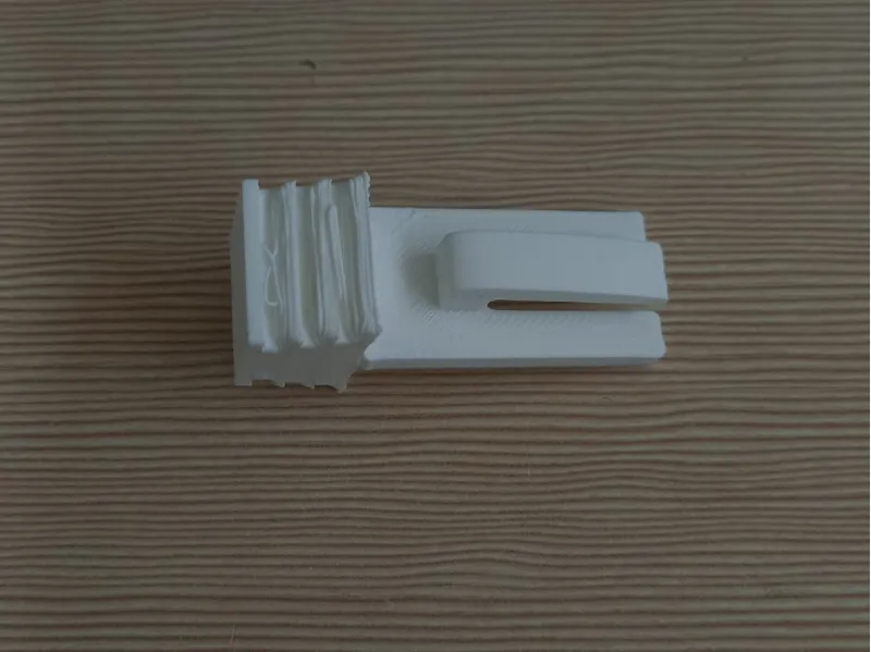 Lettuce holder for budgies