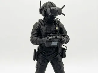 Modern Soldier driving Combact Drones (scale 1x35)