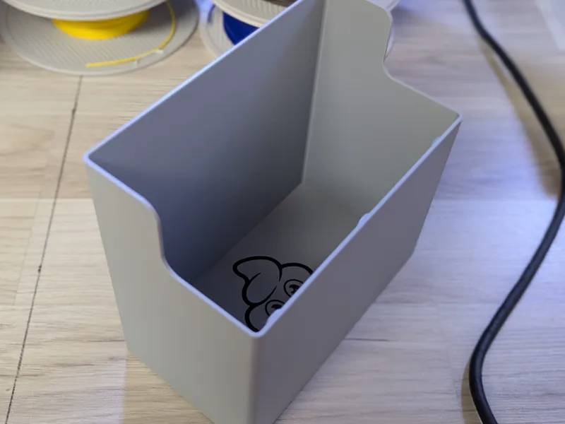 (Parametric) Magnetic Poop Chute Bin