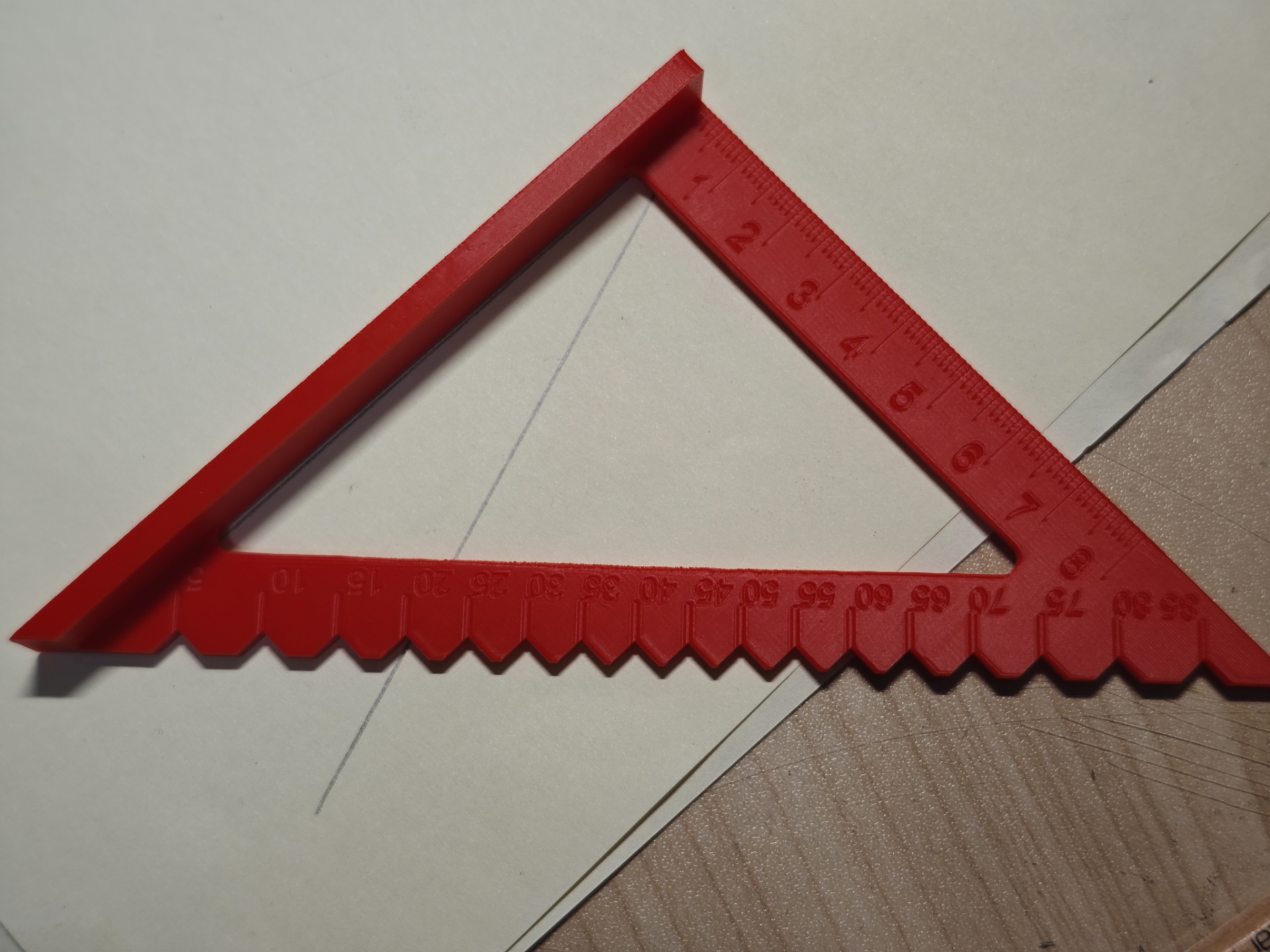 Miniatura 1 do modelo 3D 木工靠边三角角度尺