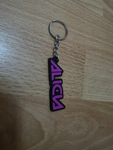 Llavero: Customizable K-Pop Style Name Keychain — vista de referencia 3