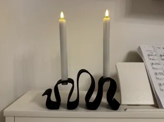 Kerzenständer geschwungen