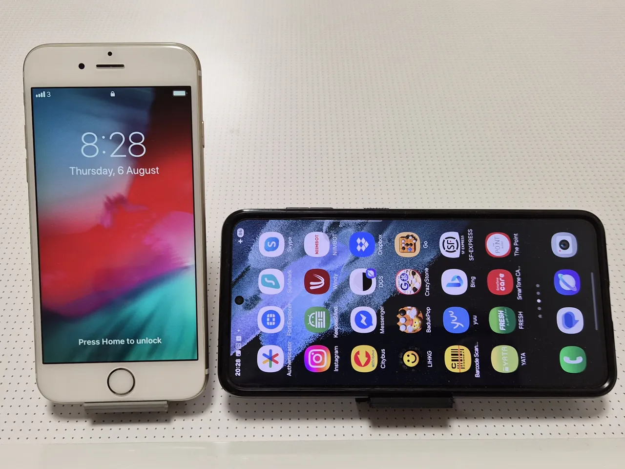 Tiny Foldable Phone Stand (Print-in-Place) view 2
