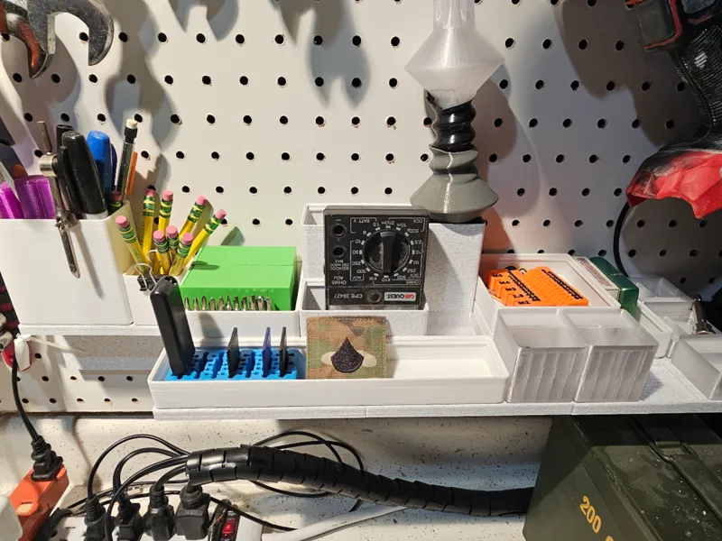 Gridfinity Baseplate for Pegboard (1", 1/2/3/4x3)