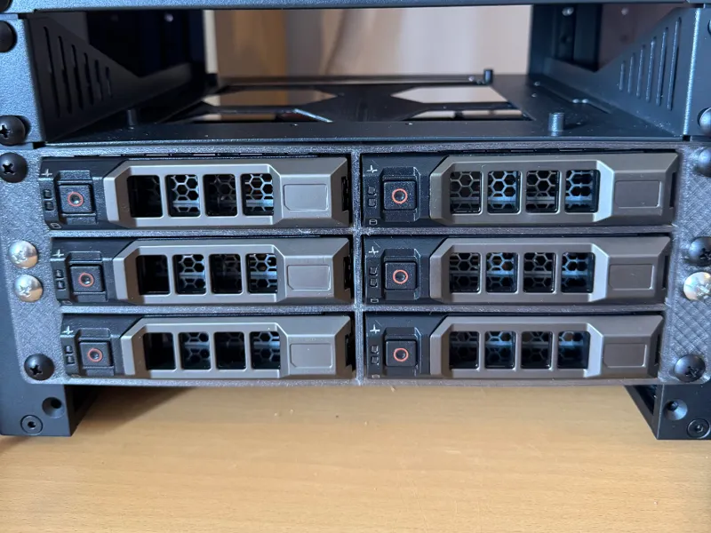 10 inch Rack 2U : 6 x 3.5 inch HDD - HOT SWAP !