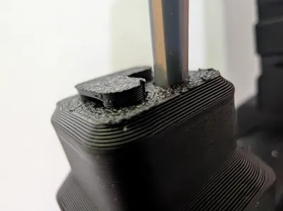 Dust protection for AMS hub protection