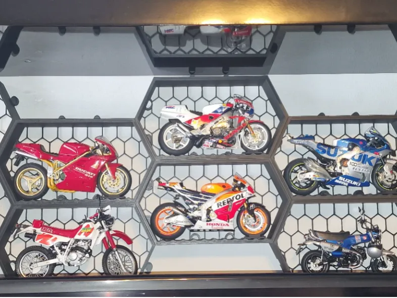 Hex shelves for 1/12 scale motorcycles